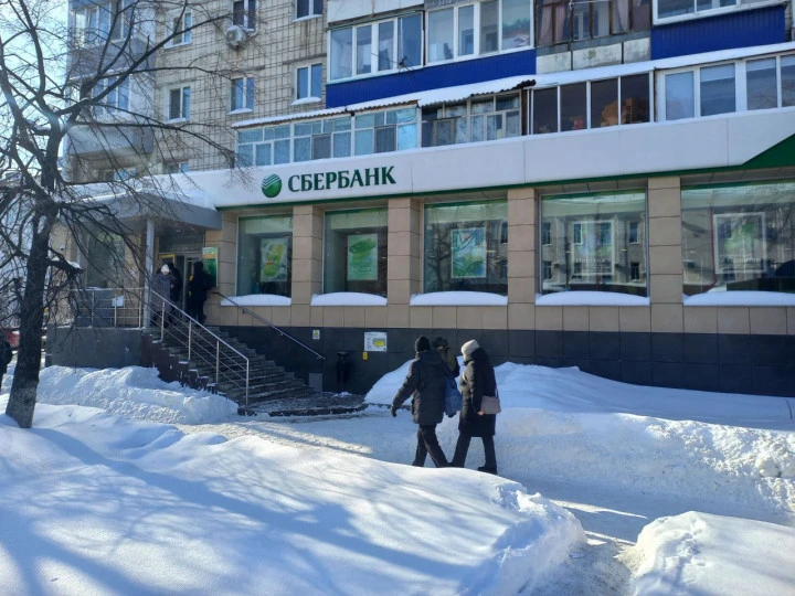 Продажа стрит-ритейла площадью 284,3 кв. м в г. Ульяновске и 2 помещения в Ульяновской области с долей в земельном участке
